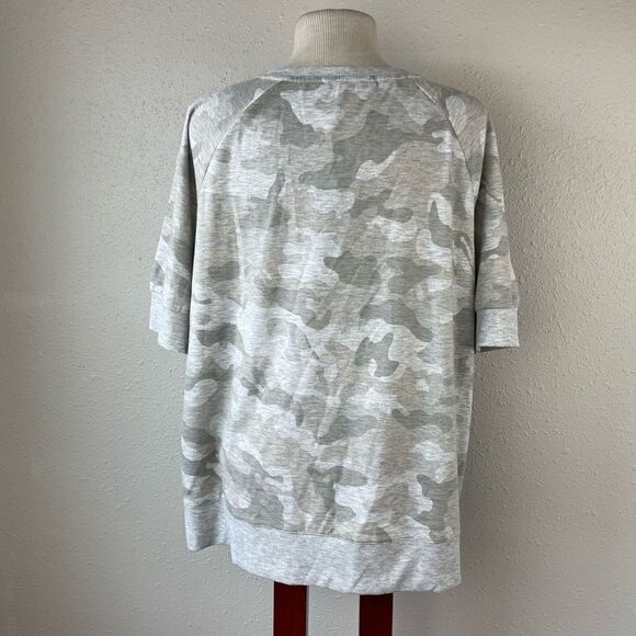 Jane & Delancey Gray Camo Top Size L EUC - Picture 5 of 7